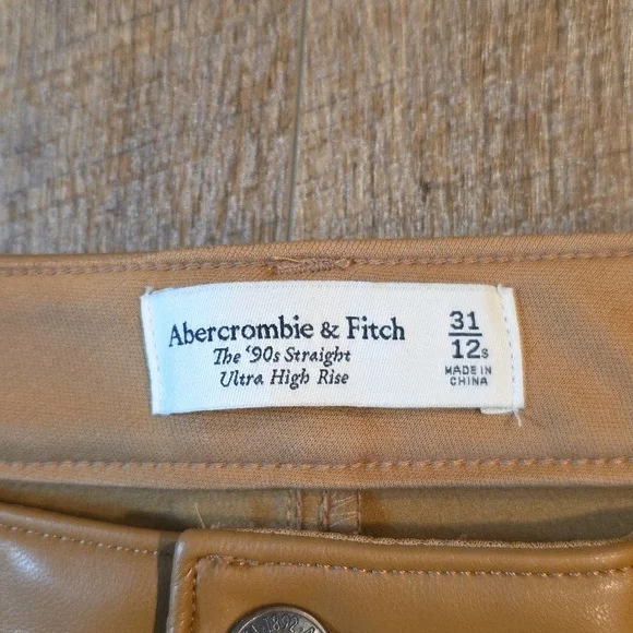 Abercrombie & Fitch - The 90's Straight Ultra High Rise Vegan Leather Pants. NWT - Picture 5 of 6